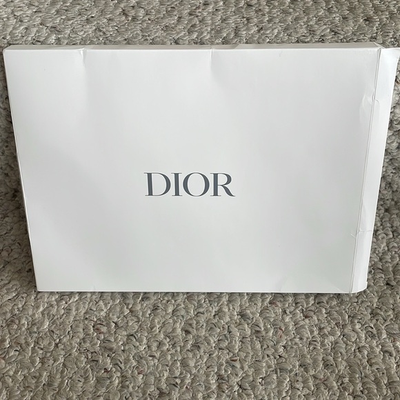 NIB Dior Floral-Embossed Large Cosmetic Mother’s Day Pouch - Picture 4 of 5